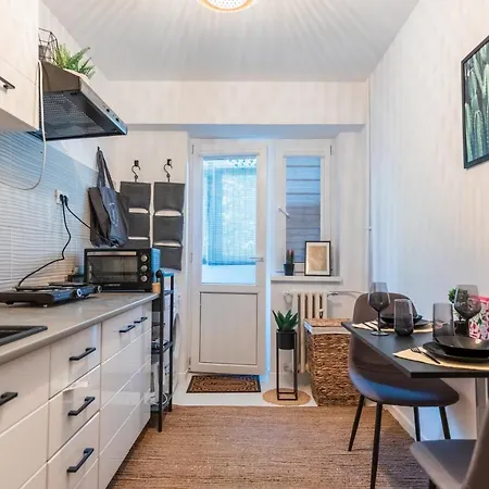 Jungle 15 Min Walk To Beach & Downtown *